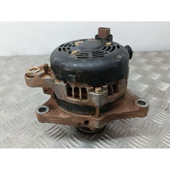 Alternador para Toyota Land Cruiser (J15)