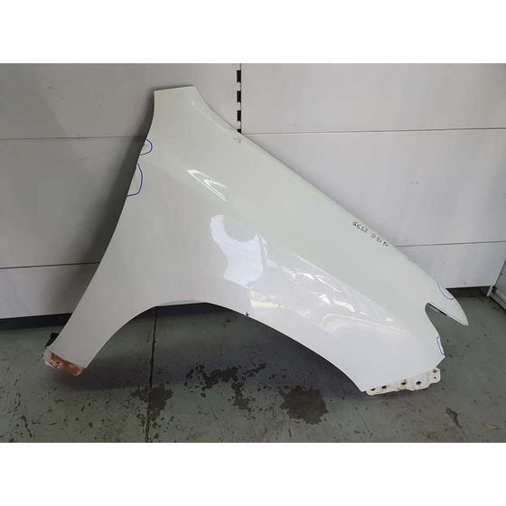 Aleta Delantera Derecha para Toyota Land Cruiser (J15)