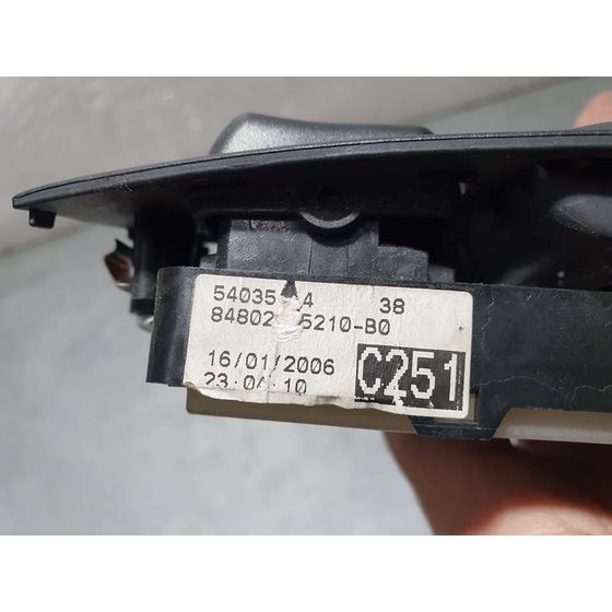 Mando Elevalunas Delantero Izquierdo para Toyota Avensis Berlina (T25)