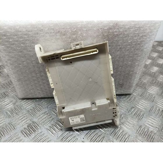 Caja Reles / Fusibles para Toyota Iq