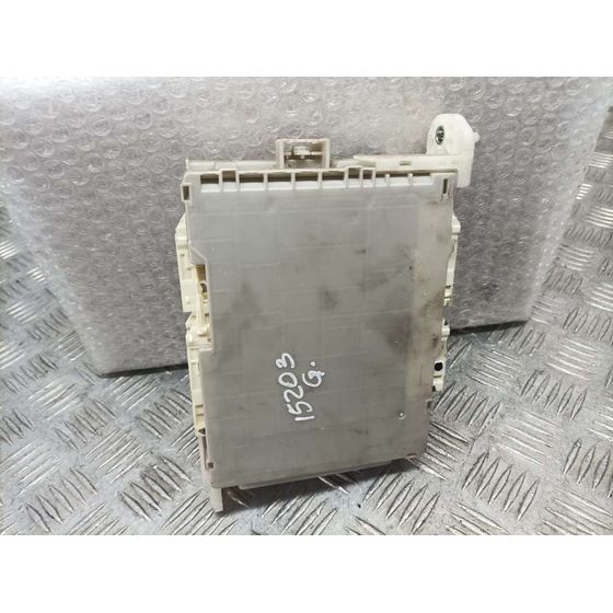 Caja Reles / Fusibles para Toyota Iq