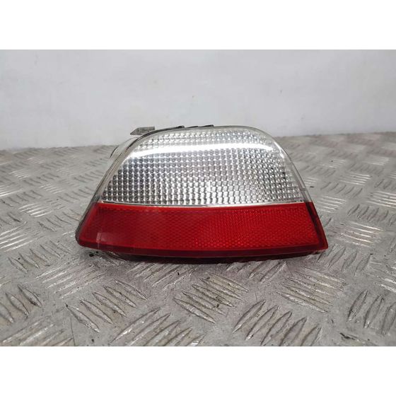 Piloto Trasero Derecho Paragolpes para Ford Focus Berlina (Cap)