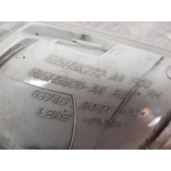 Piloto Trasero Derecho Paragolpes para Ford Focus Berlina (Cap)