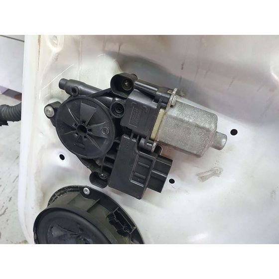 Elevalunas Trasero Derecho para Volkswagen Golf Vii Lim. (Bq1)