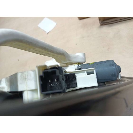 Elevalunas Trasero Derecho para Land Rover Range Rover Sport