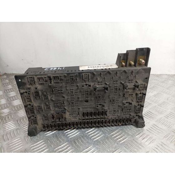 Caja Reles / Fusibles para Mercedes-Benz Clase M (W163)