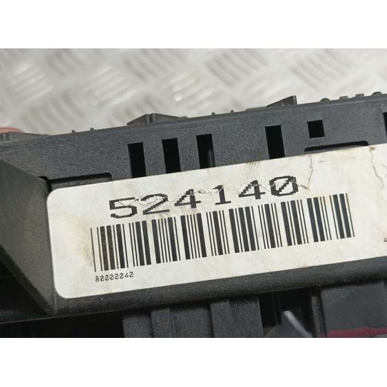 Caja Reles / Fusibles para Mercedes-Benz Clase M (W163)