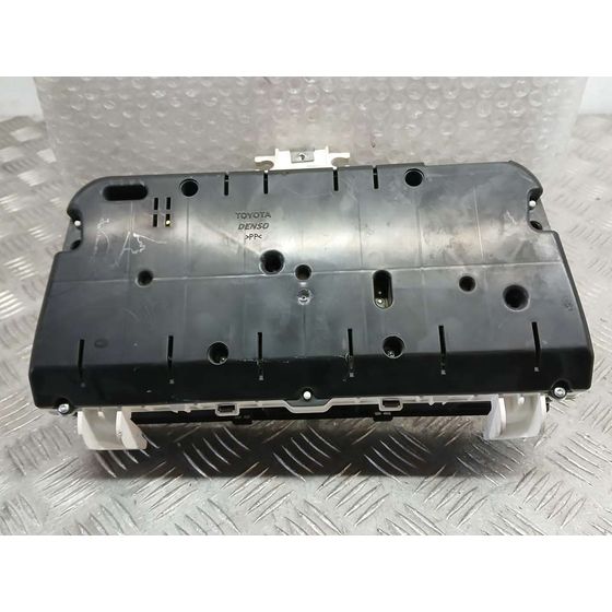 Cuadro Instrumentos para Toyota Corolla Verso (R1)