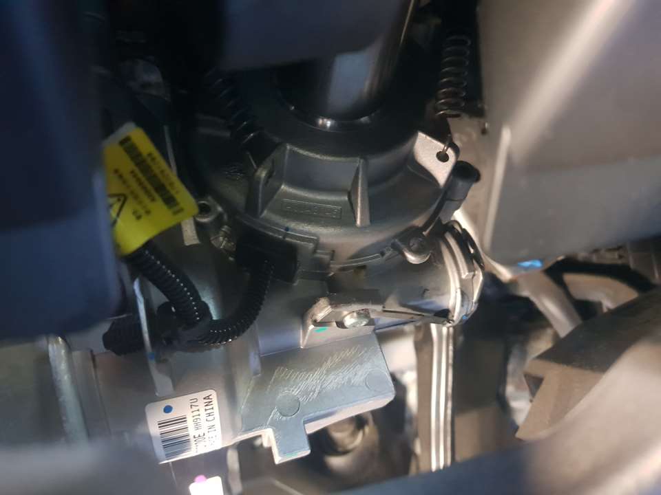 Columna Direccion para Mazda 2 Lim. ()
