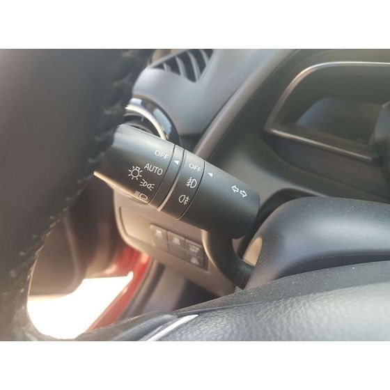 Mando Luces Y Limpia para Mazda 2 Lim. ()