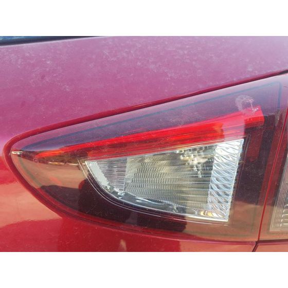 Piloto Trasero Derecho para Mazda 2 Lim. ()