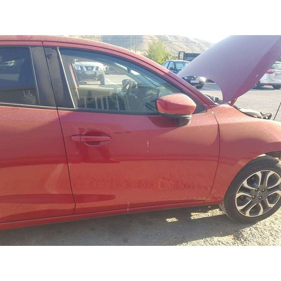 Puerta Delantera Derecha para Mazda 2 Lim. ()