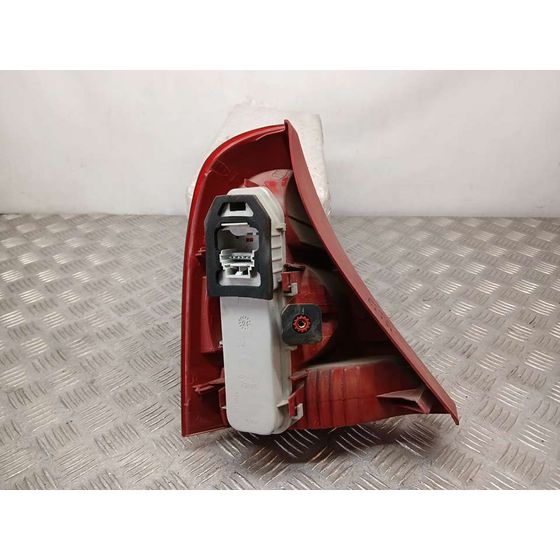 Piloto Trasero Derecho para Renault Clio Ii Fase Ii (B/Cb0)