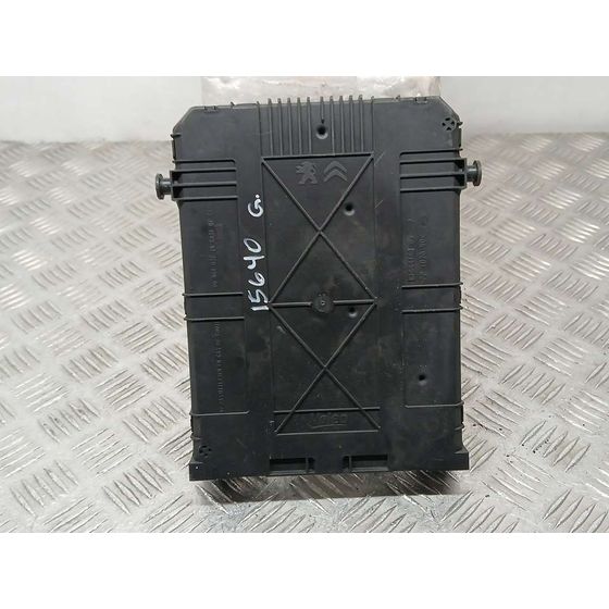 Caja Reles / Fusibles para Peugeot 208