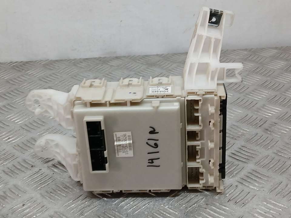 Caja Reles / Fusibles para Toyota Verso