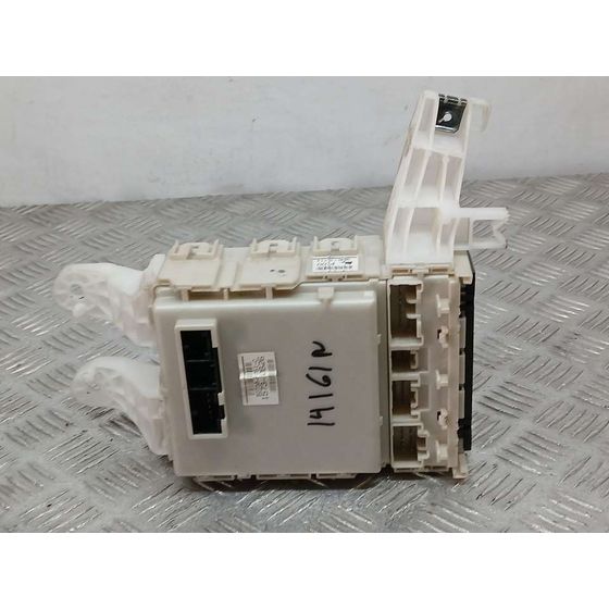 Caja Reles / Fusibles para Toyota Verso