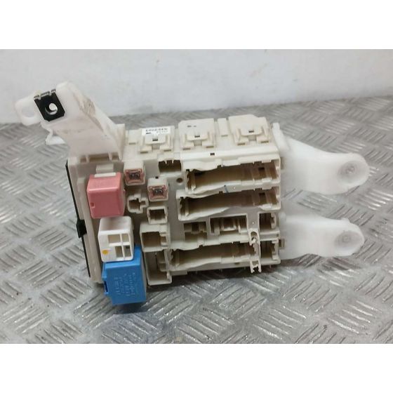 Caja Reles / Fusibles para Toyota Verso