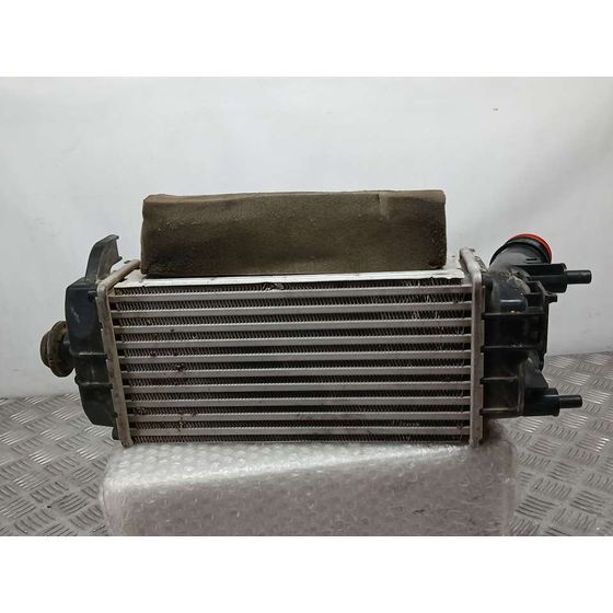 Intercooler para Ford Fiesta (Ce1)