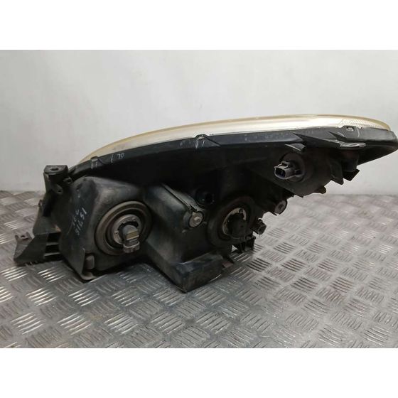 Faro Derecho para Toyota Corolla Verso (R1)