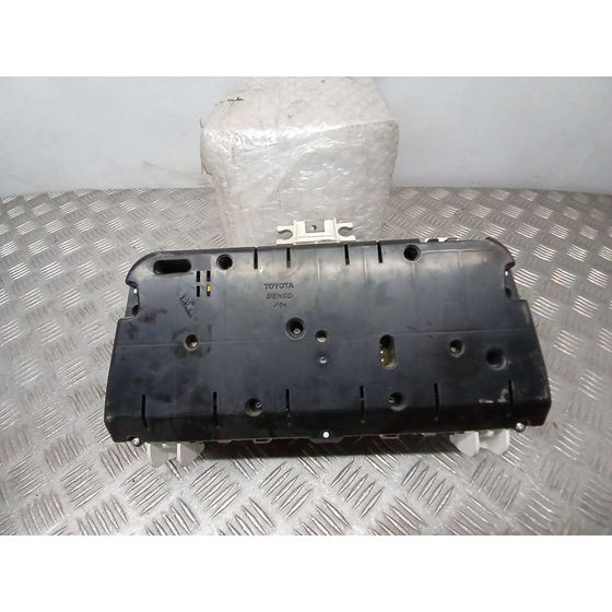Cuadro Instrumentos para Toyota Corolla Verso (R1)