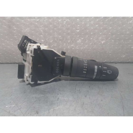 Mando Limpia para Nissan Micra (K12E)
