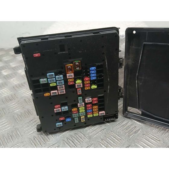Caja Reles / Fusibles para Ford Kuga