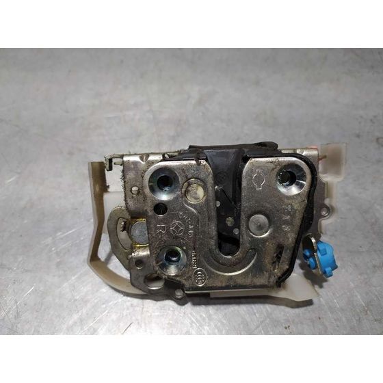 Cerradura Puerta Delantera Derecha para Nissan Cabstar ->09.06