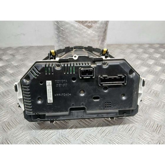 Cuadro Instrumentos para Toyota Yaris