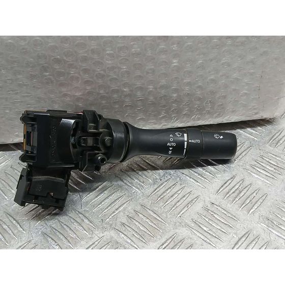 Mando Limpia para Toyota Avensis (T27)