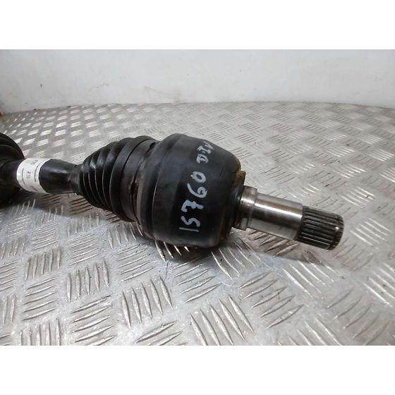 Transmision Delantera Izquierda para Mercedes-Benz Clase B (W246)
