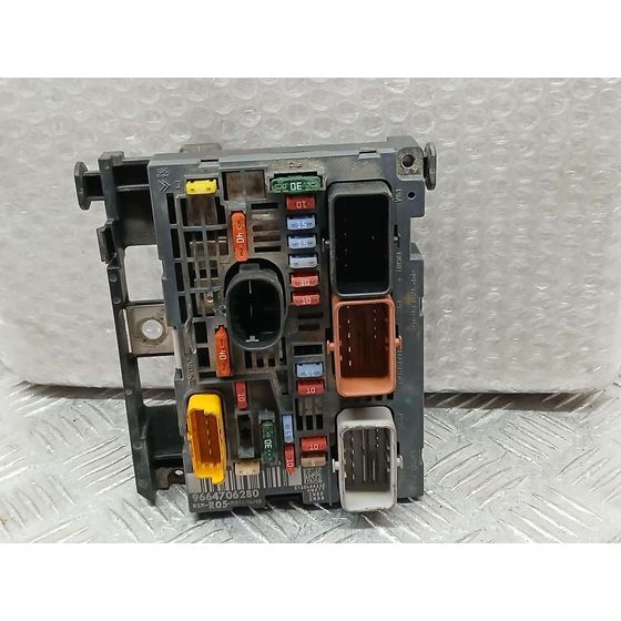 Caja Reles / Fusibles para Peugeot 308