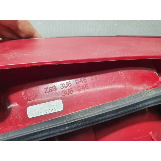 Piloto Trasero Izquierdo para Skoda Superb (3U4)