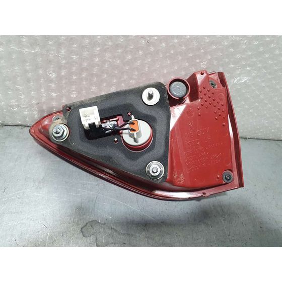 Piloto Trasero Izquierdo para Kia Stonic (Ybcuv)