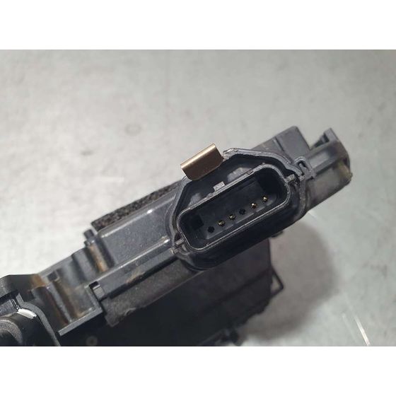 Cerradura Puerta Trasera Izquierda para Mitsubishi Colt