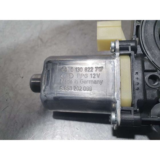 Motor Elevalunas Delantero Derecho para Audi A3 Sportback (8Va)
