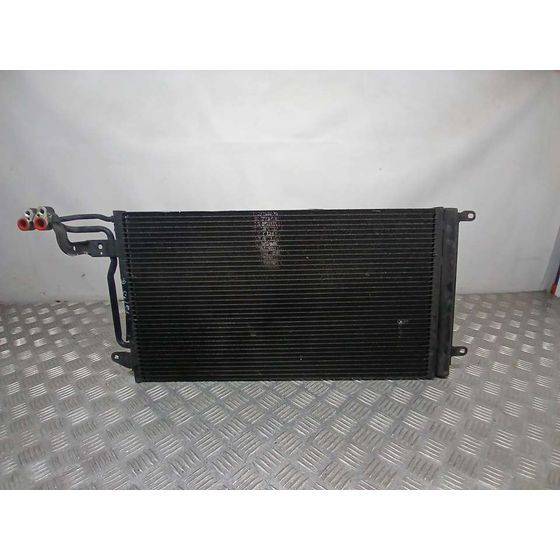 Condensador / Radiador Aire Acondicionado para Audi A1 (8X)