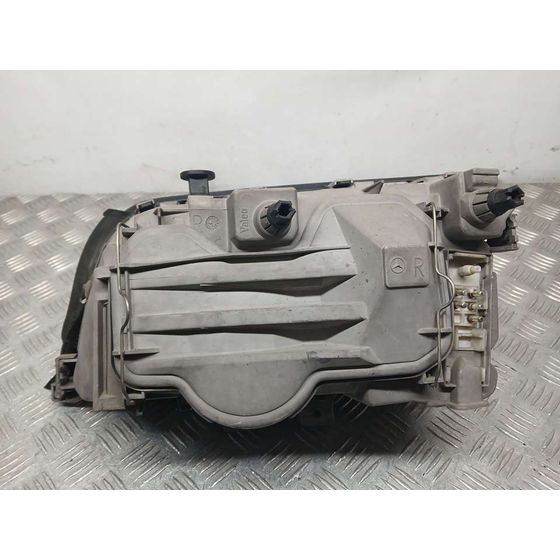 Faro Derecho para Mercedes-Benz Clase C (W202) Berlina