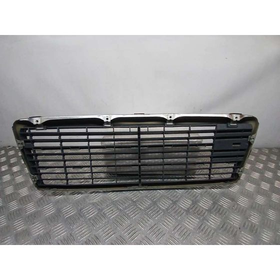 Rejilla Delantera para Mercedes-Benz Clase C (W202) Berlina