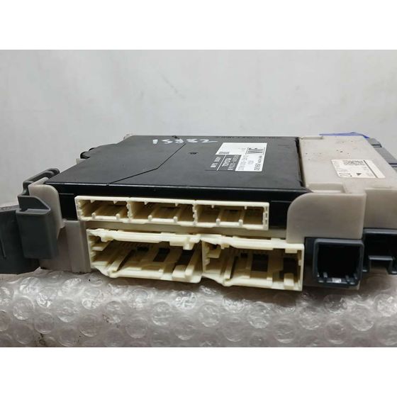 Caja Reles / Fusibles para Toyota Land Cruiser (J15)