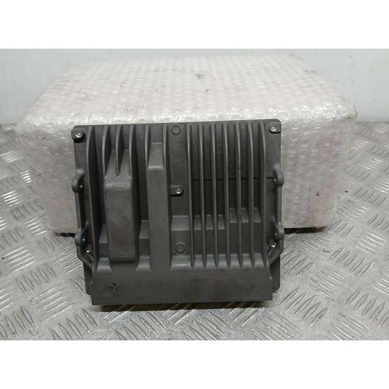Centralita Motor Uce para Toyota Land Cruiser (J15)