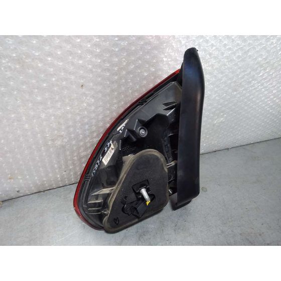 Piloto Trasero Izquierdo para Peugeot 2008 (--.2013->)