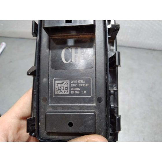Mando Elevalunas Delantero Izquierdo para Nissan Qashqai (J12)