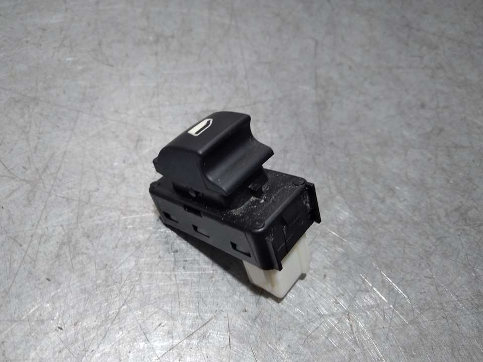Mando Elevalunas Delantero Derecho para Peugeot 208 (P2)