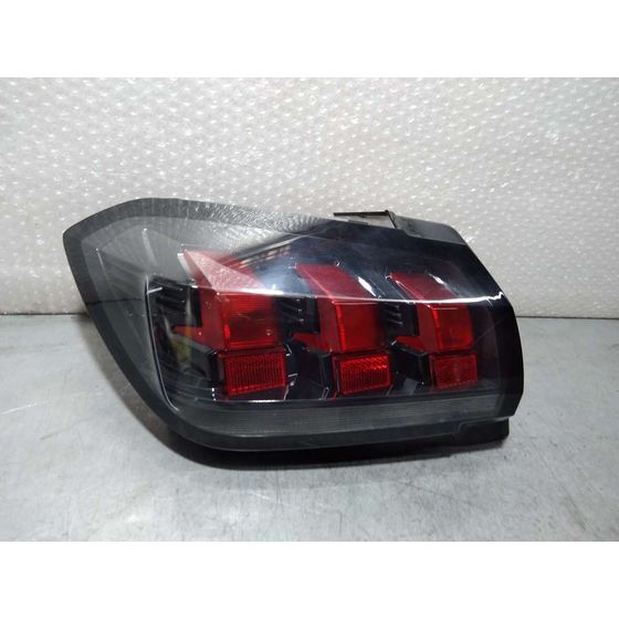 Piloto Trasero Izquierdo para Peugeot 208 (P2)