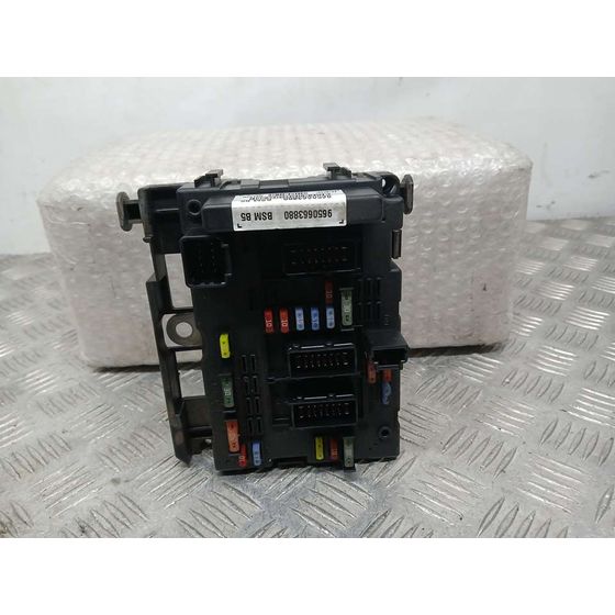 Caja Reles / Fusibles para Peugeot 406 Coupe (S1/S2)