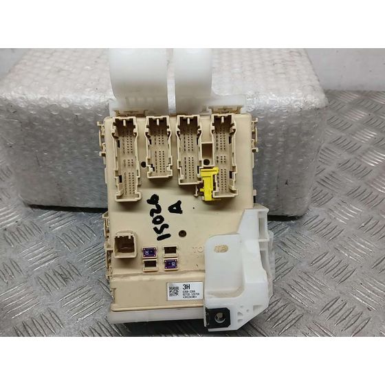 Caja Reles / Fusibles para Toyota Auris