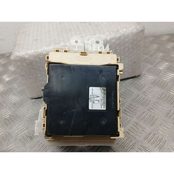 Caja Reles / Fusibles para Toyota Auris