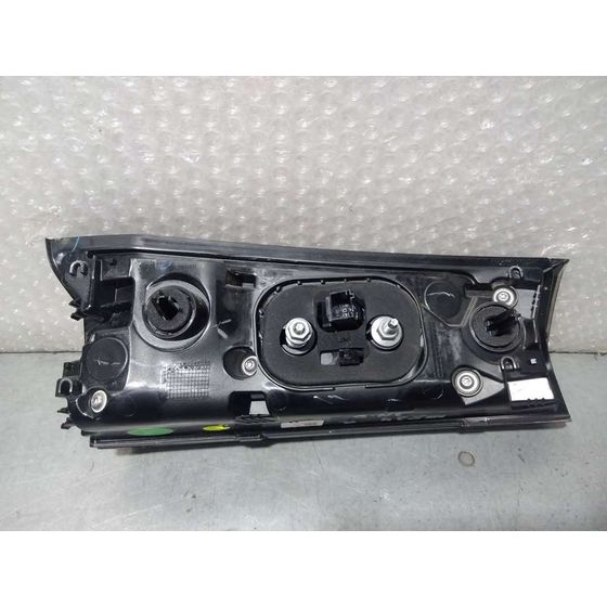 Piloto Trasero Derecho para Peugeot 2008 (P1)