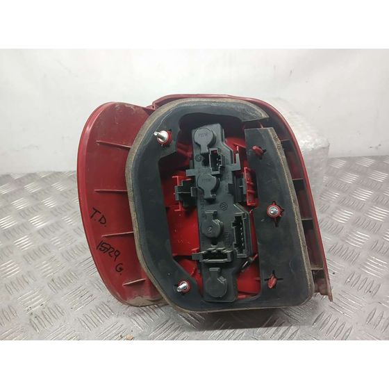 Piloto Trasero Derecho para Volkswagen Polo Berlina (6N2)