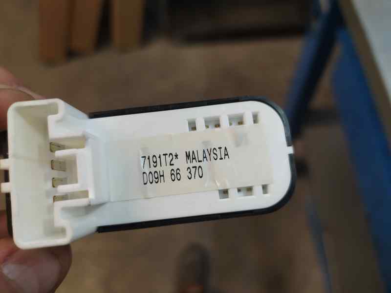 Mando Elevalunas Delantero Derecho para Mazda 2 Lim. ()